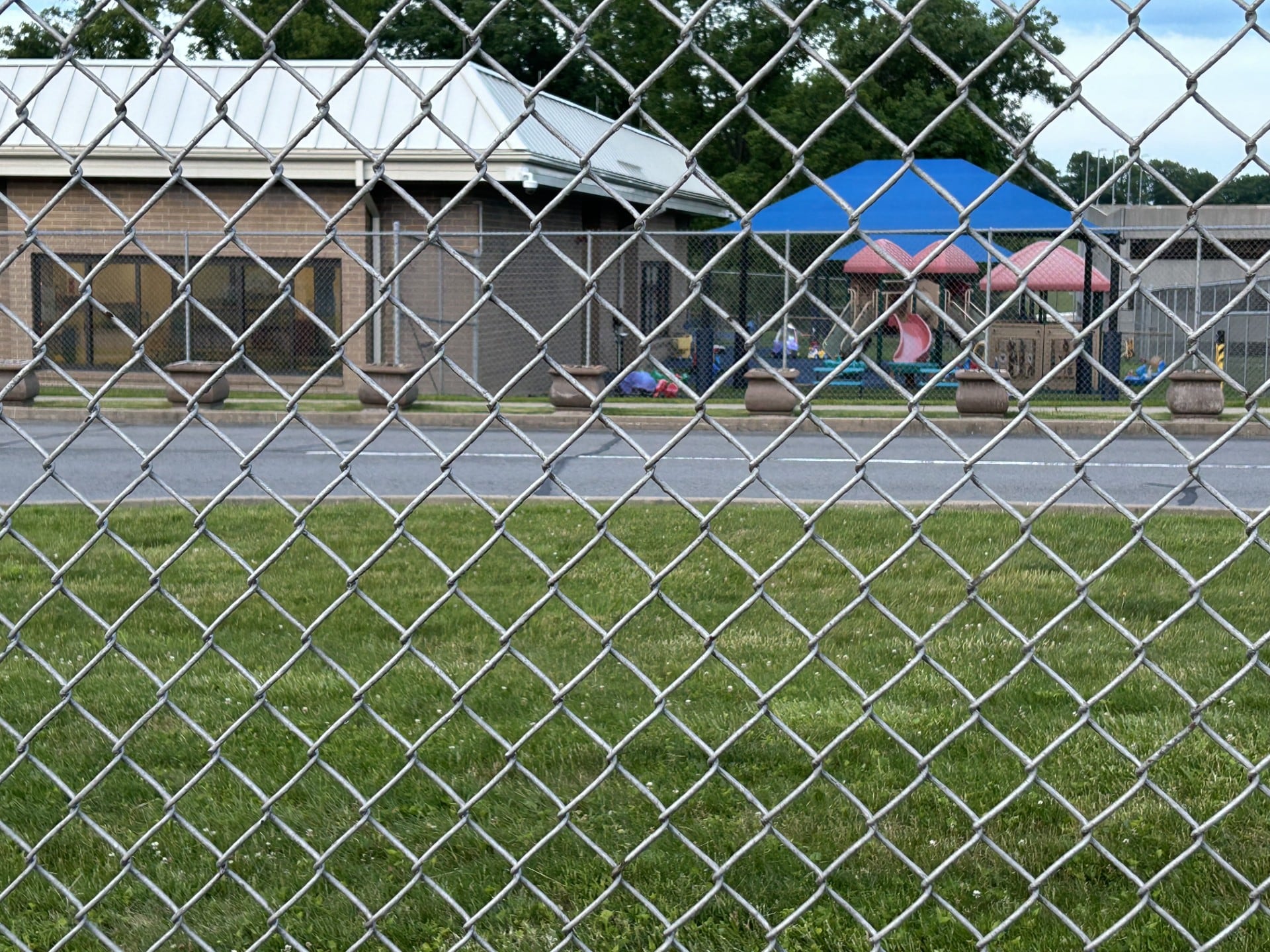 Baby dies after being left in hot car in Morgantown, police investigating - Vimarsana News